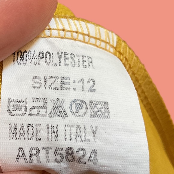 Beautiful yellow trench coat size 12. - Picture 7 of 8